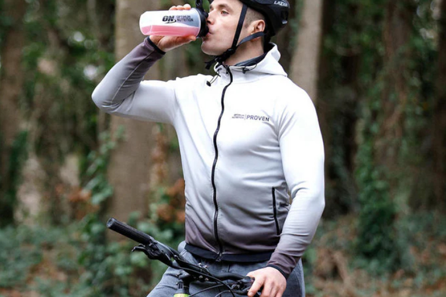 La nutrition sportive sort des vestiaires